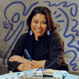 A profile image of Sky Blue Jenny – Systems for Creatives